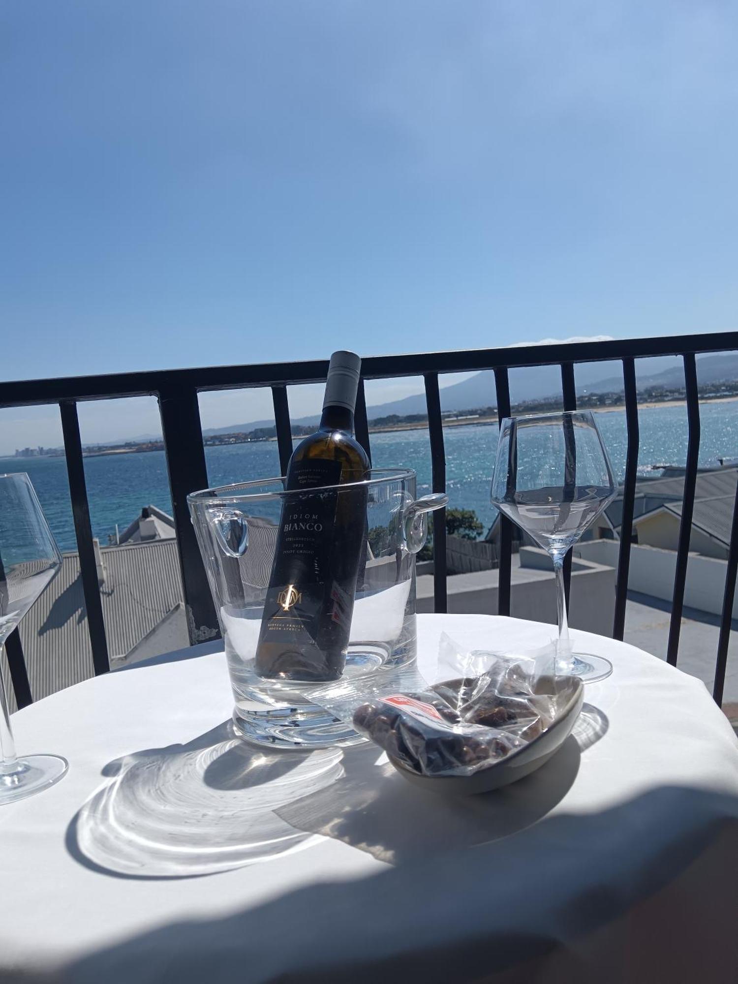 Berg En Zee Gasthof Gordonʼs Bay