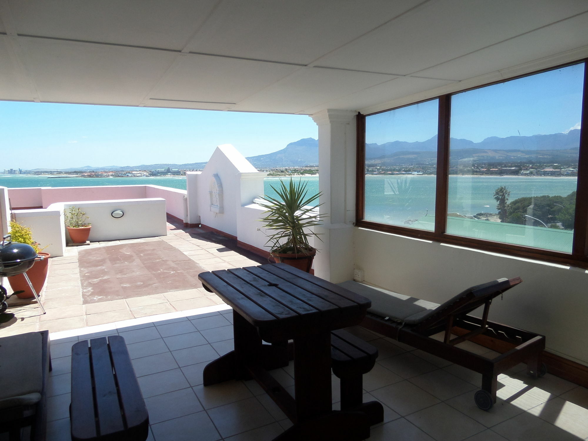 Berg En Zee Gasthof Gordonʼs Bay